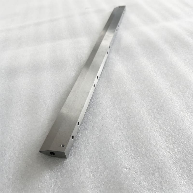 Alloy steel heat sealing knife